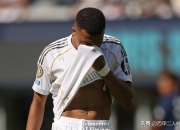 包含大巴黎四球完胜皇马晋级决赛：横扫欧陆！制霸全的词条