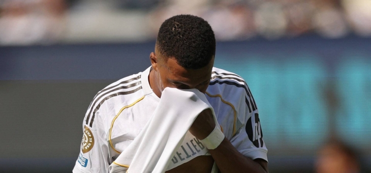 包含大巴黎四球完胜皇马晋级决赛：横扫欧陆！制霸全的词条